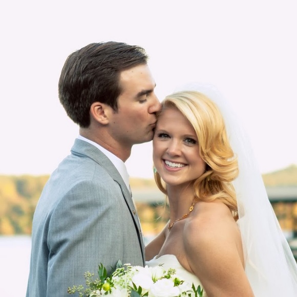 Meet your Posher, Garland - Picture 1 of 1